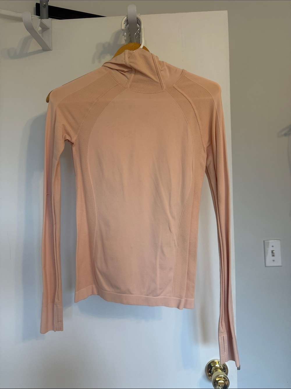 Sweaty Betty Women’s Long Sleeve Hooded Performance Top - Peach